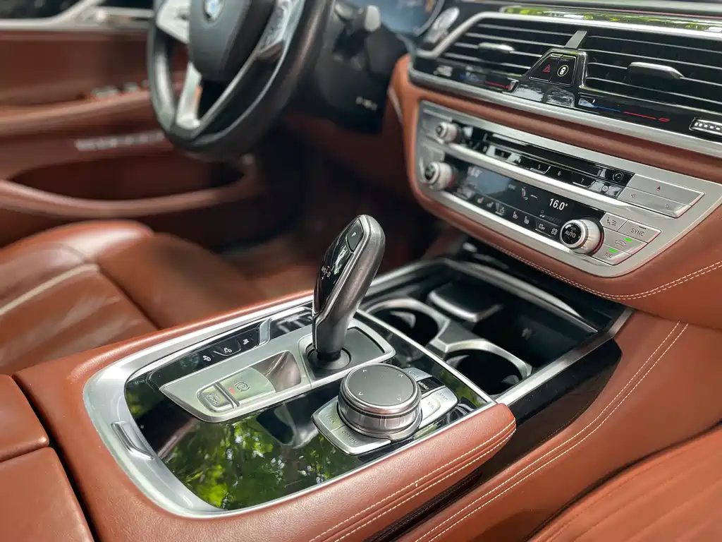 BMW 7 Series 2018 740Li xDrive Premium M Sport Kit купить на сайте DeffCars