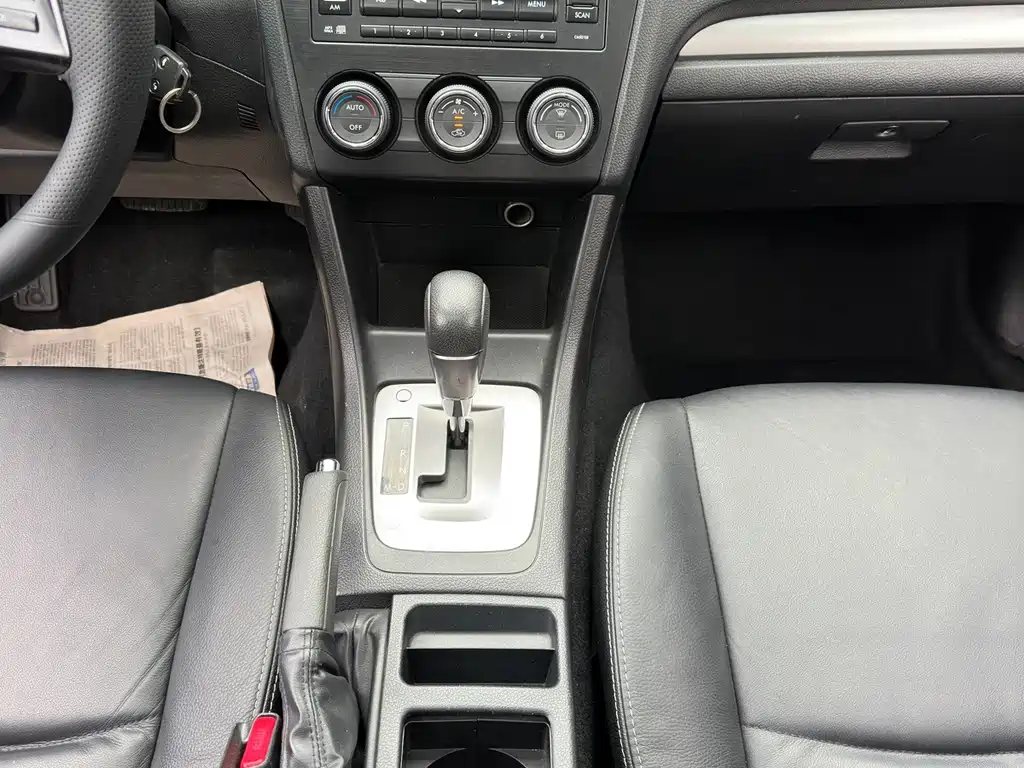 Subaru XV 2012款 2.0i 精英版 купить на сайте DeffCars
