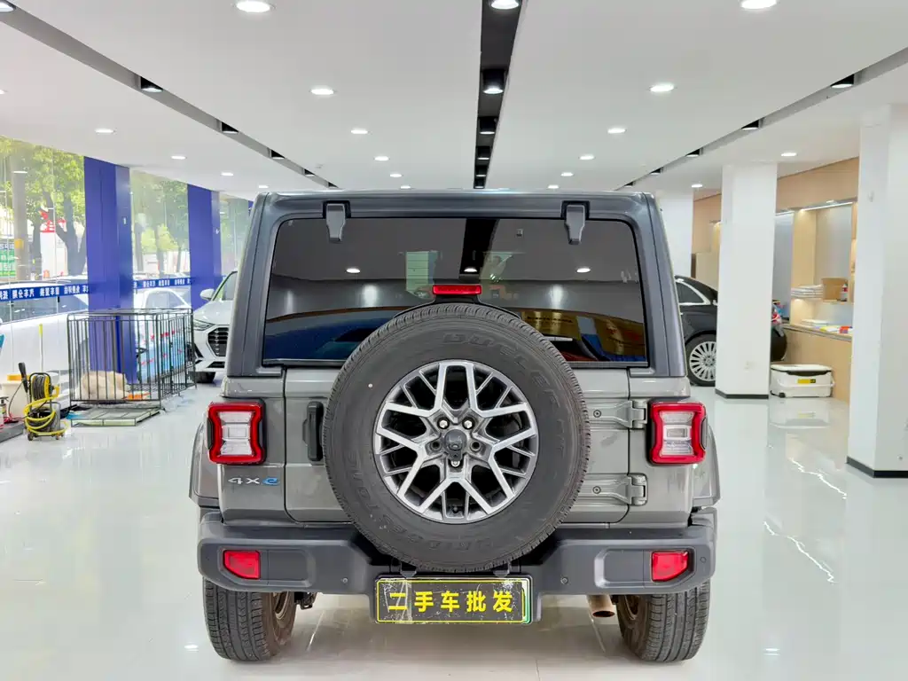 Wrangler New Energy 2021 Four-door 2.0T 4xe Sahara First Edition купить на сайте DeffCars