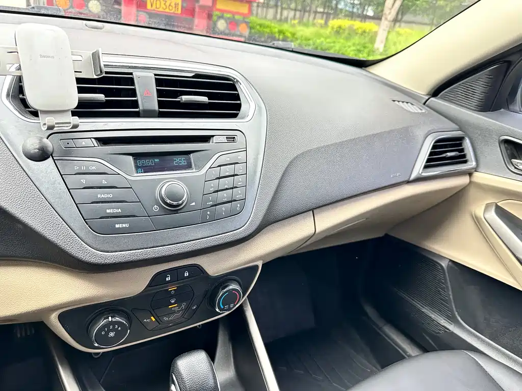 Forex 2015 1.5L automatic comfort model купить на сайте DeffCars