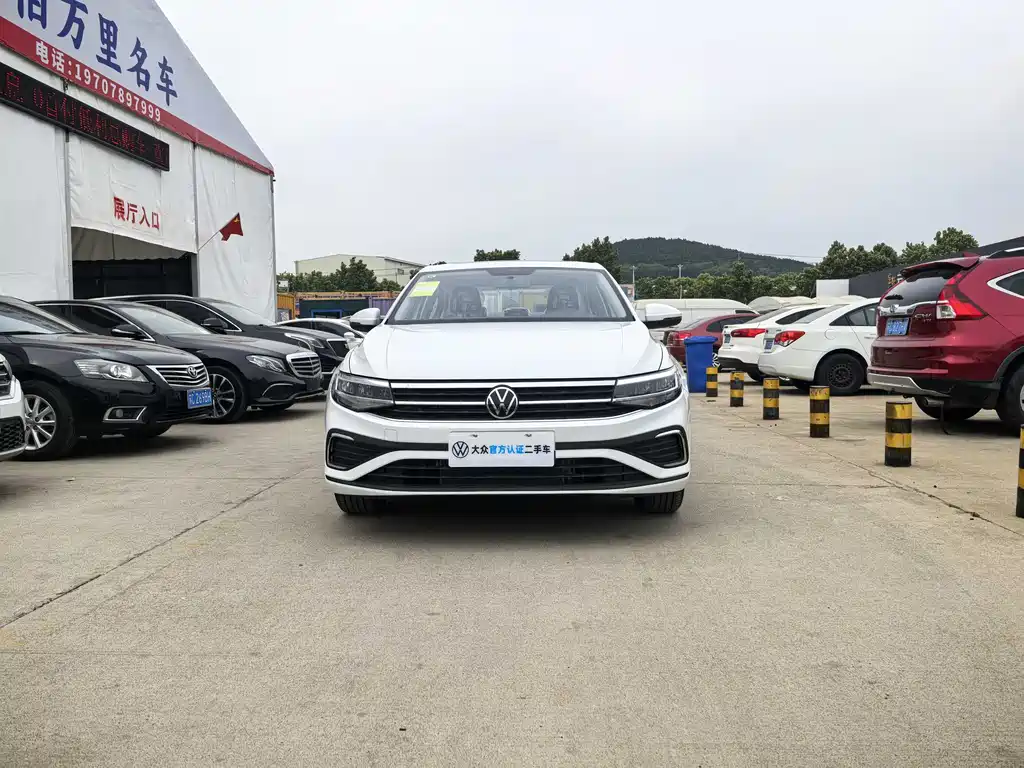 Bora 2025 200TSI DSG Yue Xing Navigation Edition купить на сайте DeffCars