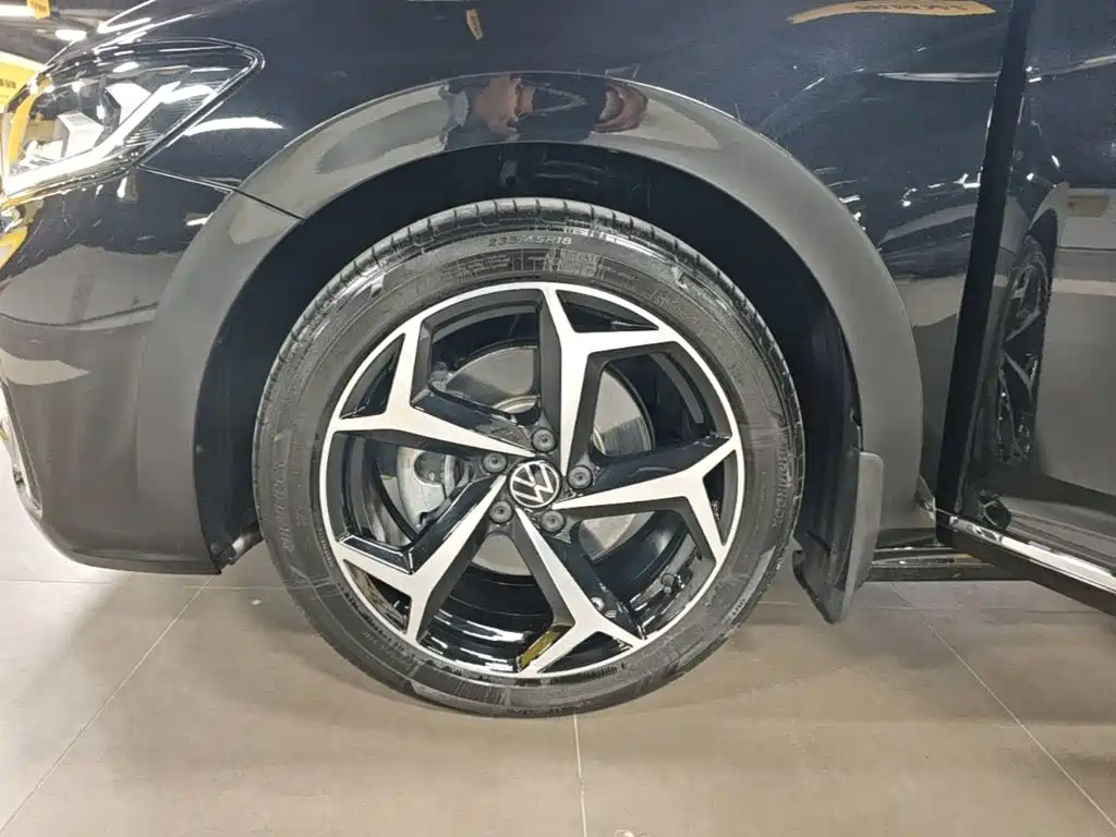 Passat 2025 Outstanding Model 380TSI Starry Sky Dragon Edition купить на сайте DeffCars