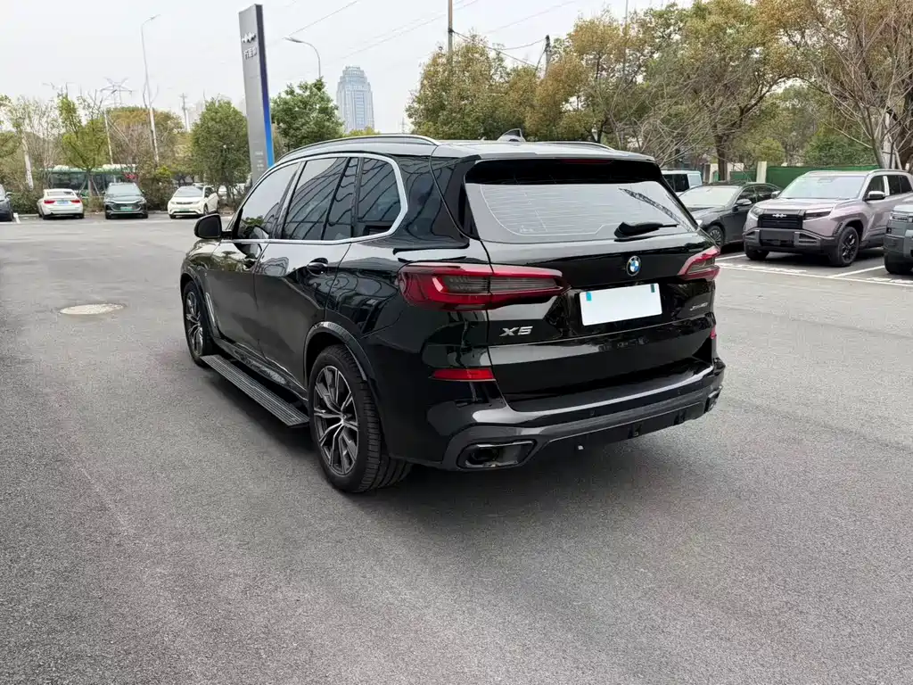 BMW X5 2022 xDrive 30Li M Sports Package купить на сайте DeffCars