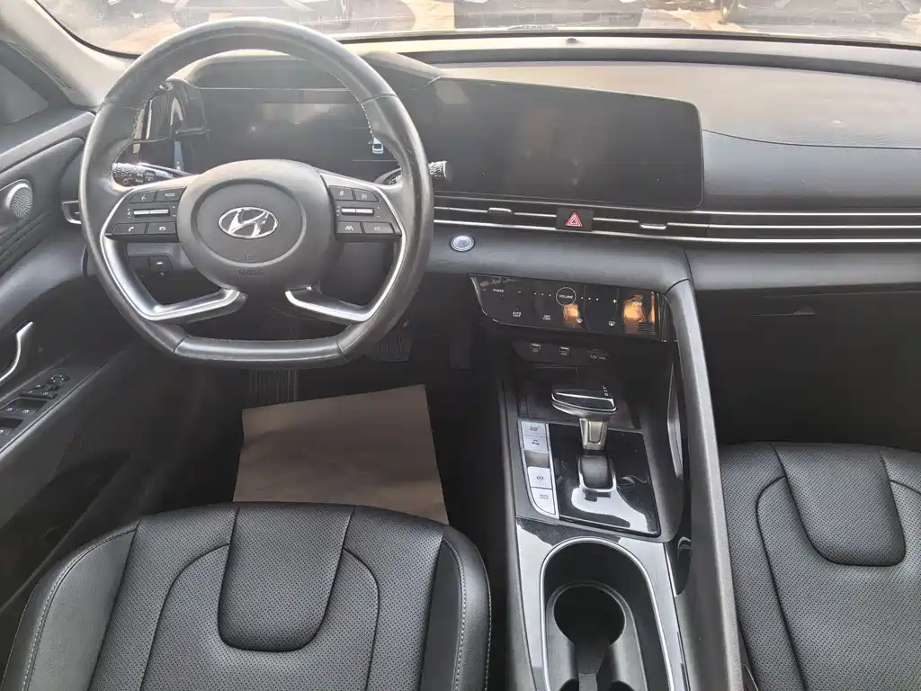 Elantra 2021 1.5L CVT LUX Premium Edition купить на сайте DeffCars