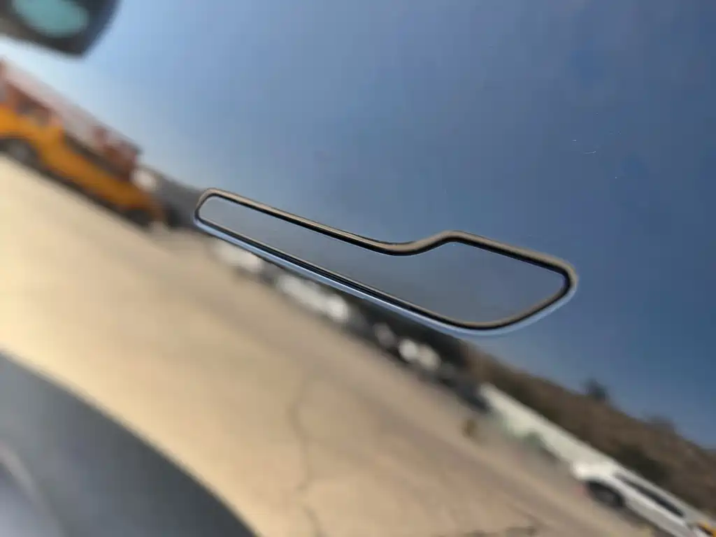 Model Y 2024 rear-wheel drive version купить на сайте DeffCars