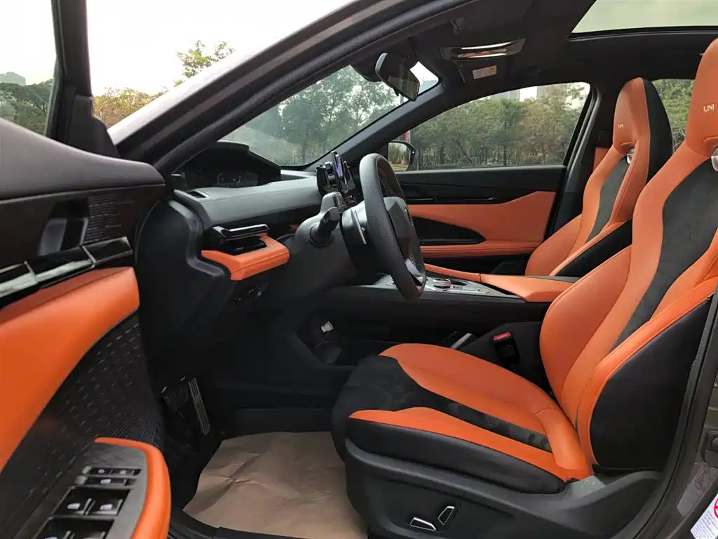 Changan UNI-V 2023 1.5T sports version купить на сайте DeffCars