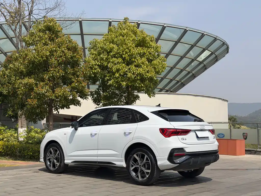 Audi Q3 Sportback 2022 40 TFSI Fashion Model купить на сайте DeffCars