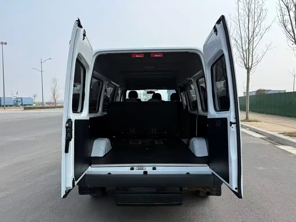 Teshun 2021 2.8T Space King Taurus short-axle mid-high roof 6-seater diesel National VI JX493 купить на сайте DeffCars