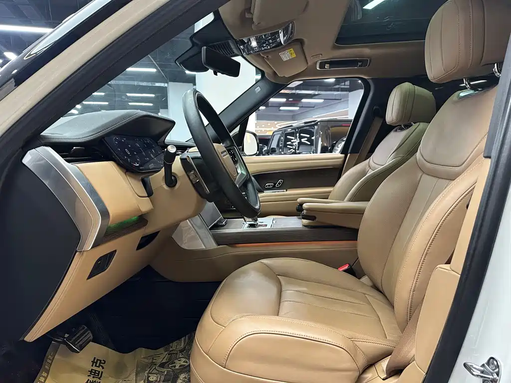 Range Rover 2024 3.0 L6 400PS Extended Edition купить на сайте DeffCars