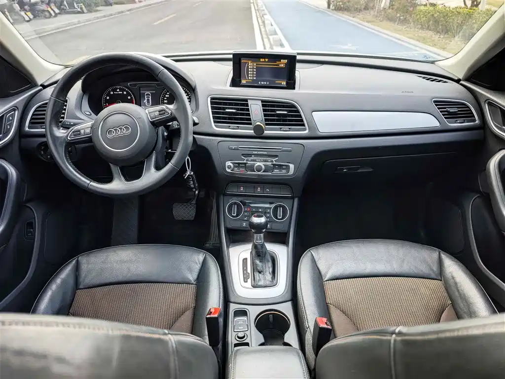 Audi Q3 2018 30th Anniversary Model 30 TFSI Fashion Model купить на сайте DeffCars