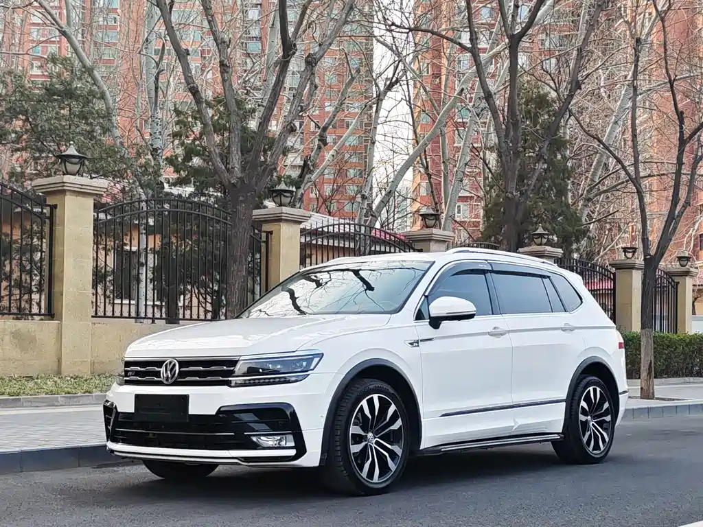 Tiguan L 2020 330TSI automatic two-wheel drive R-Line flagship version National VI купить на сайте DeffCars