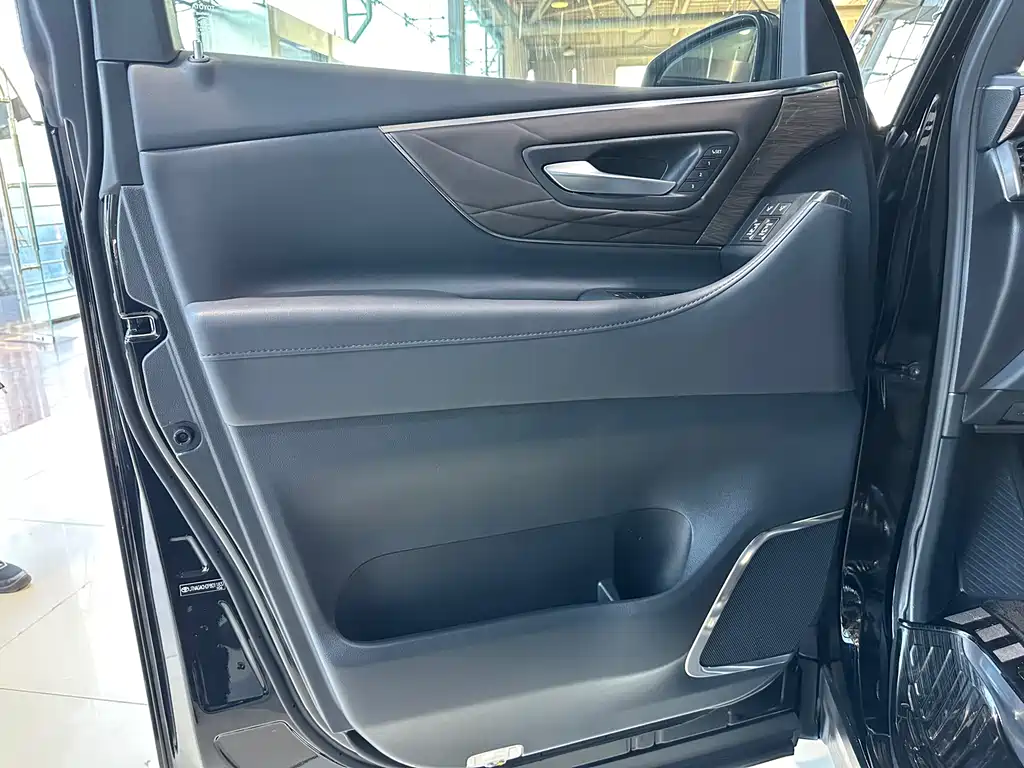 Wilfa 2023 Crown Dual Engine 2.5L HV Extreme Edition купить на сайте DeffCars