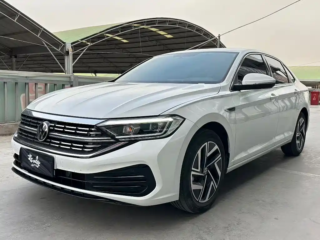 Sagitar 2025 facelift three 300TSI DSG transcendent version купить на сайте DeffCars