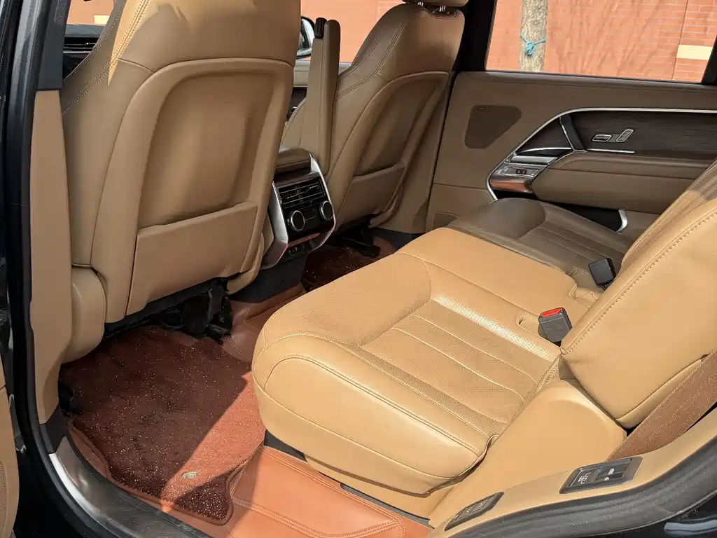 Range Rover 2023 3.0 L6 400PS Seven-seater Extended Edition купить на сайте DeffCars