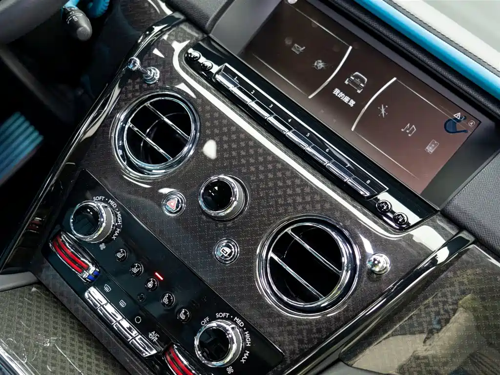 Cullinan 2024 Black Badge купить на сайте DeffCars