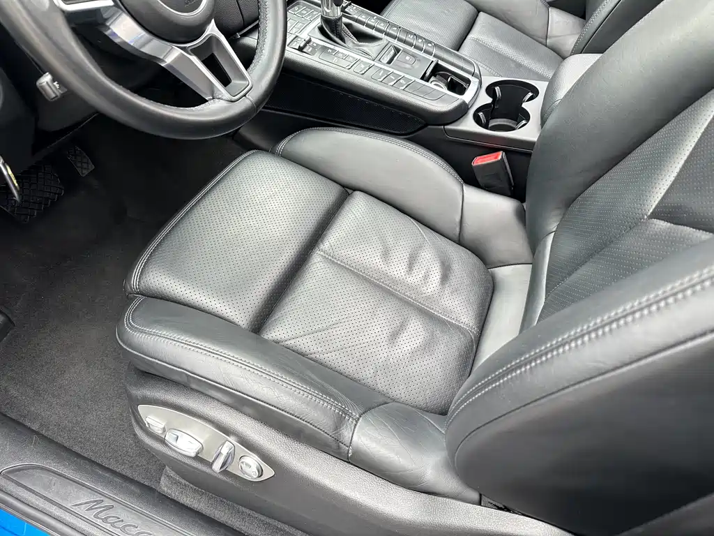 Macan 2017 Macan 2.0T купить на сайте DeffCars