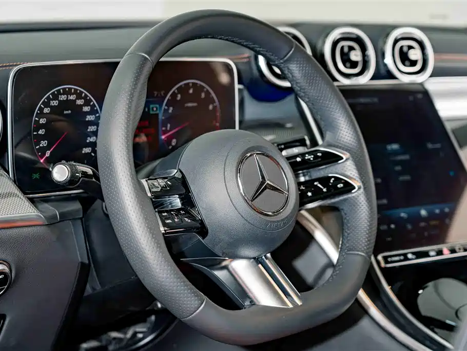 Mercedes-Benz GLC Coupe 2024 GLC 260 4MATIC Coupe SUV купить на сайте DeffCars
