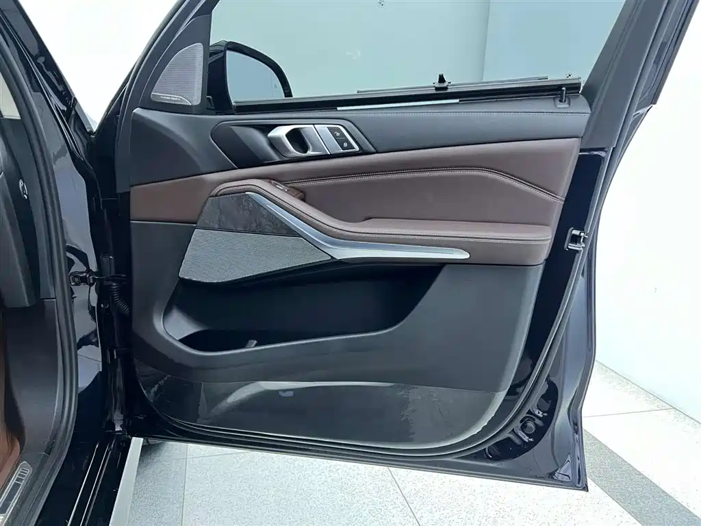 BMW X5 2022 xDrive 30Li Exclusive M Sports Package купить на сайте DeffCars