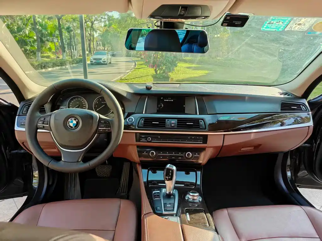 BMW 5 Series 2017 525Li Leading Model купить на сайте DeffCars