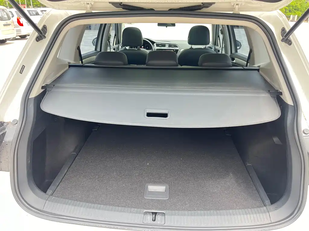 Tiguan L 2021 330TSI automatic two-wheel drive smart version купить на сайте DeffCars