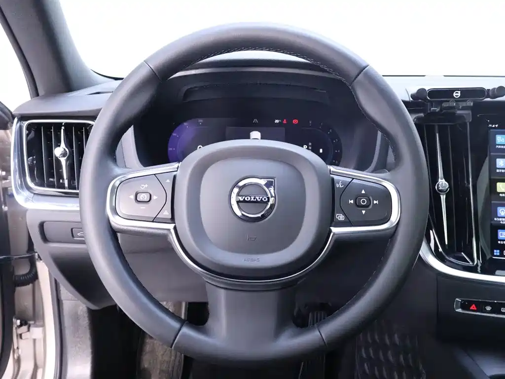 Volvo S60 2023 B4 Zhiyi Luxury Edition купить на сайте DeffCars