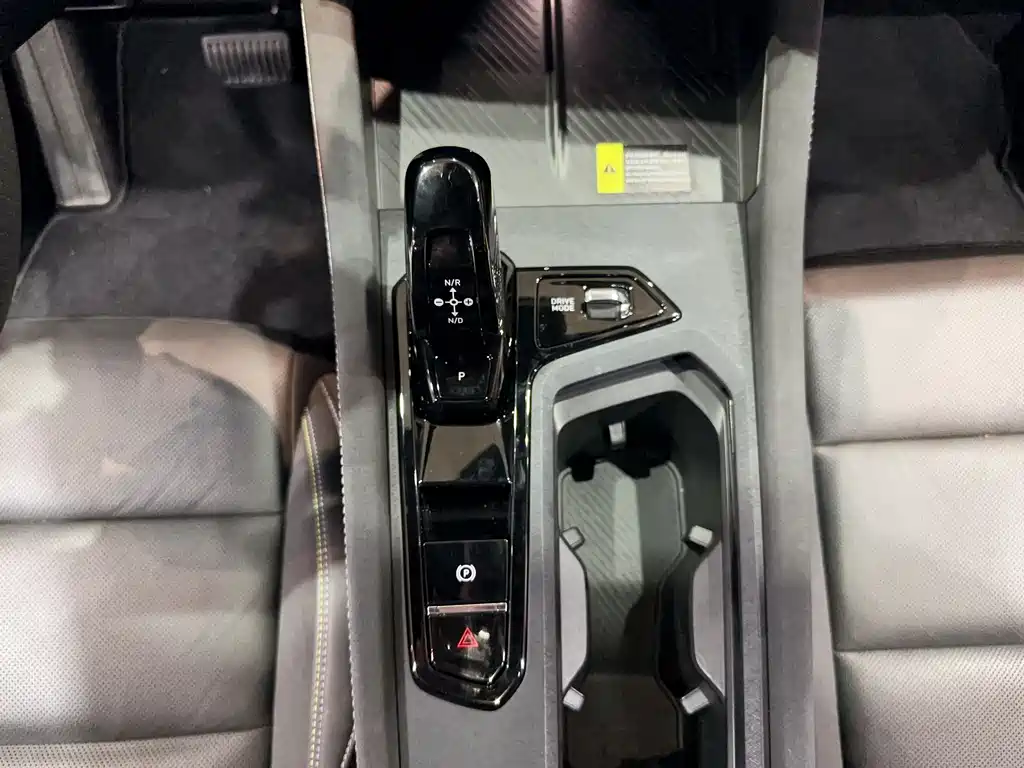 Lynk & Co 03 2023 1.5TD DCT Pro купить на сайте DeffCars