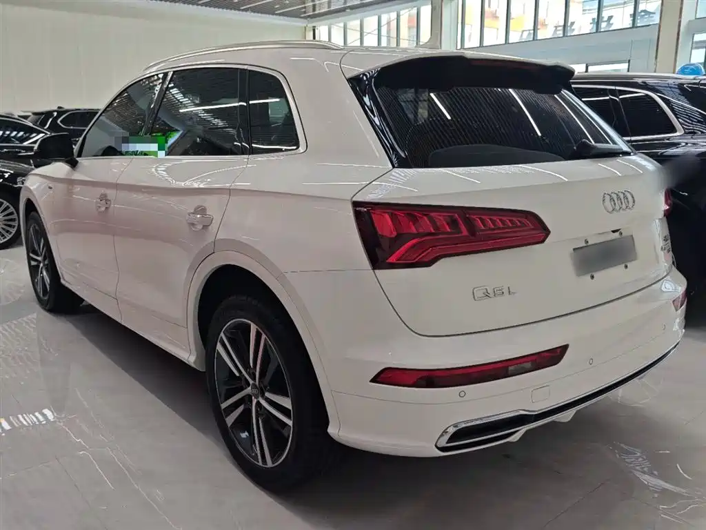 Audi Q5L 2020 facelift 40 TFSI enjoys fashionable style купить на сайте DeffCars