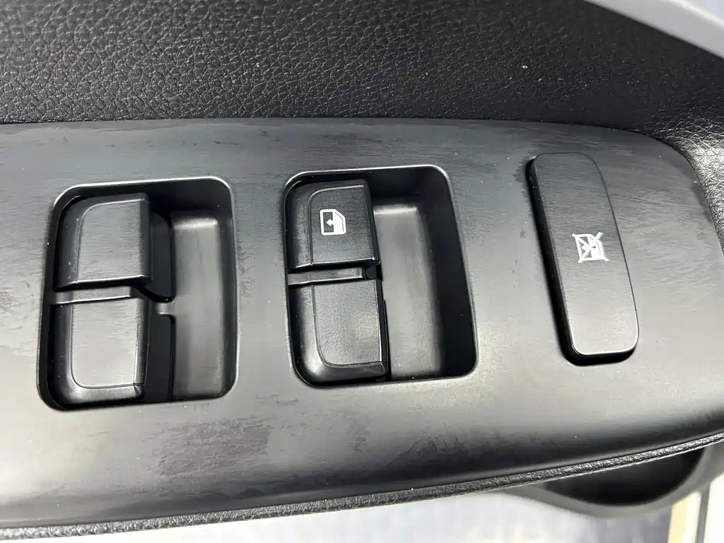 Yipao 2021 1.4L CVT sunroof model купить на сайте DeffCars