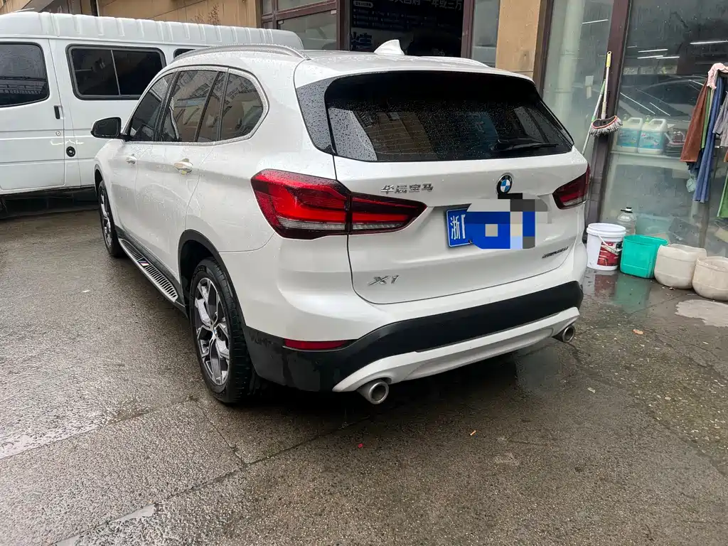 BMW X1 2021 sDrive25Li Leading Model купить на сайте DeffCars