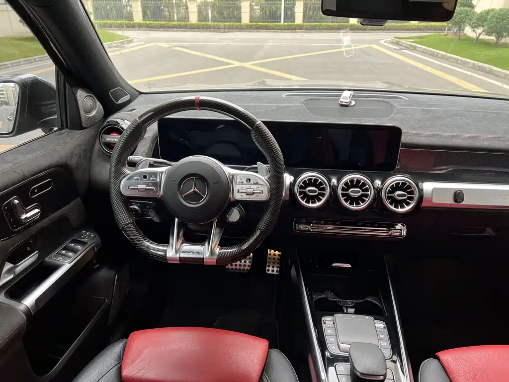 Mercedes-Benz GLB AMG 2021 facelift AMG GLB 35 4MATIC купить на сайте DeffCars