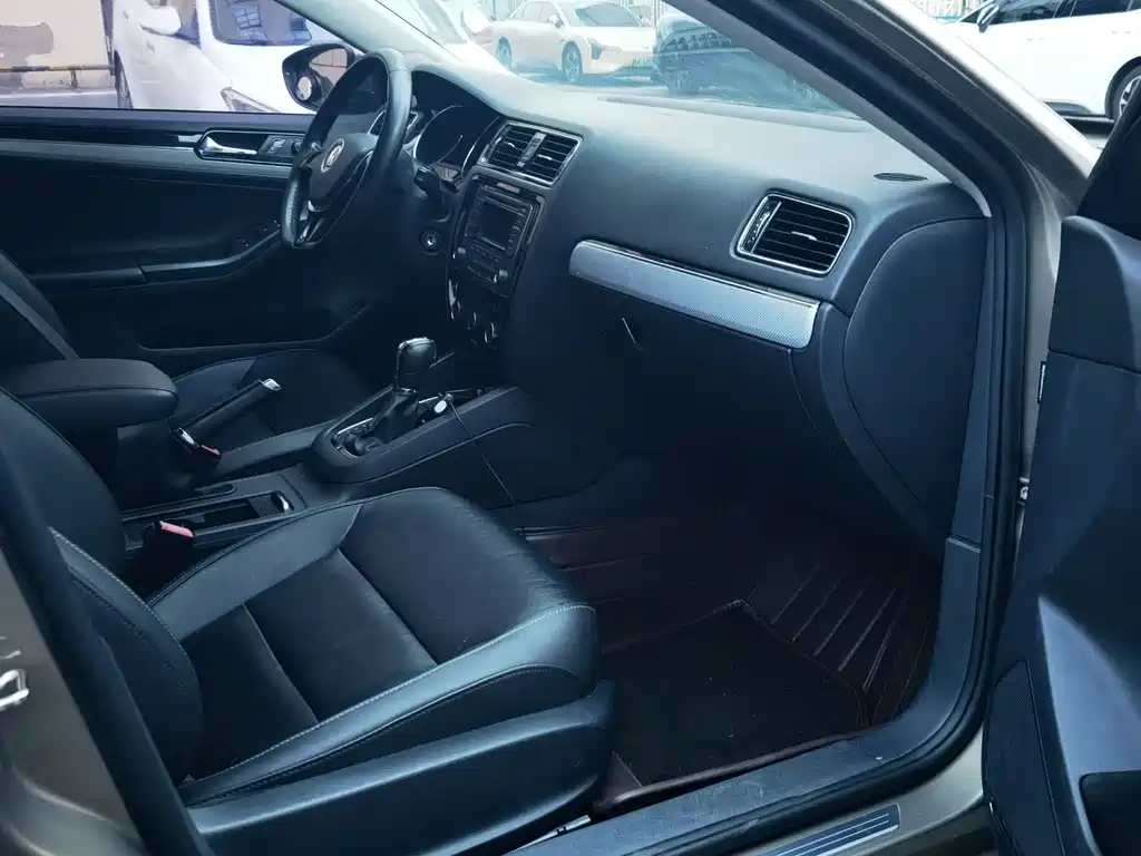 SAGITAR 2015款 230TSI 自动舒适型 купить на сайте DeffCars