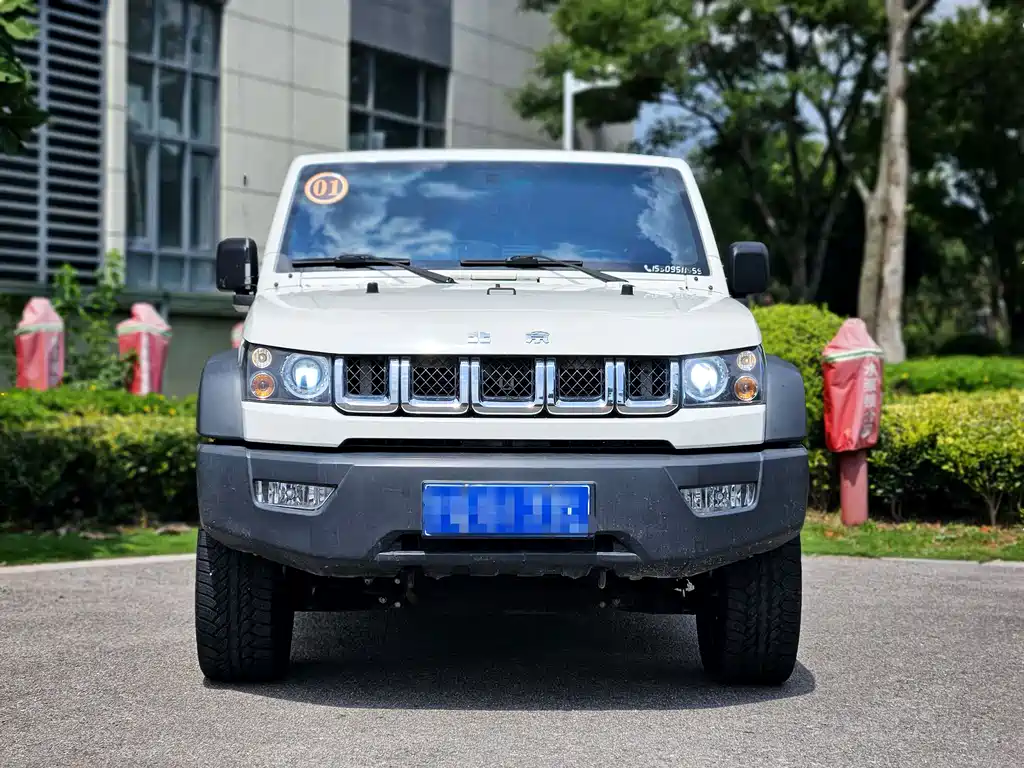 Beijing off-road BJ40 2016 40L 2.3T automatic four-wheel drive exclusive version купить на сайте DeffCars