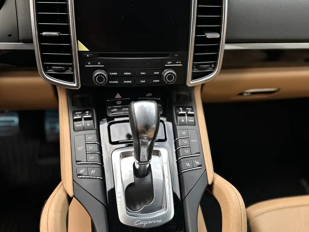 Cayenne New Energy 2016 Cayenne S E-Hybrid 3.0T купить на сайте DeffCars