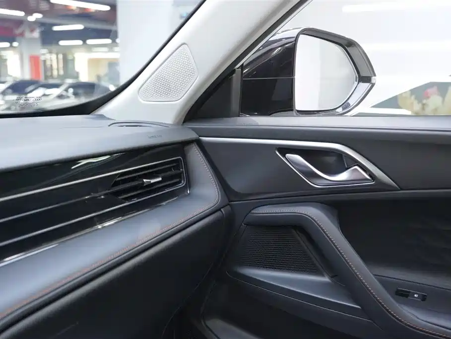 Roewe RX5 2023 1.5T Honor Sliding Screen Edition купить на сайте DeffCars