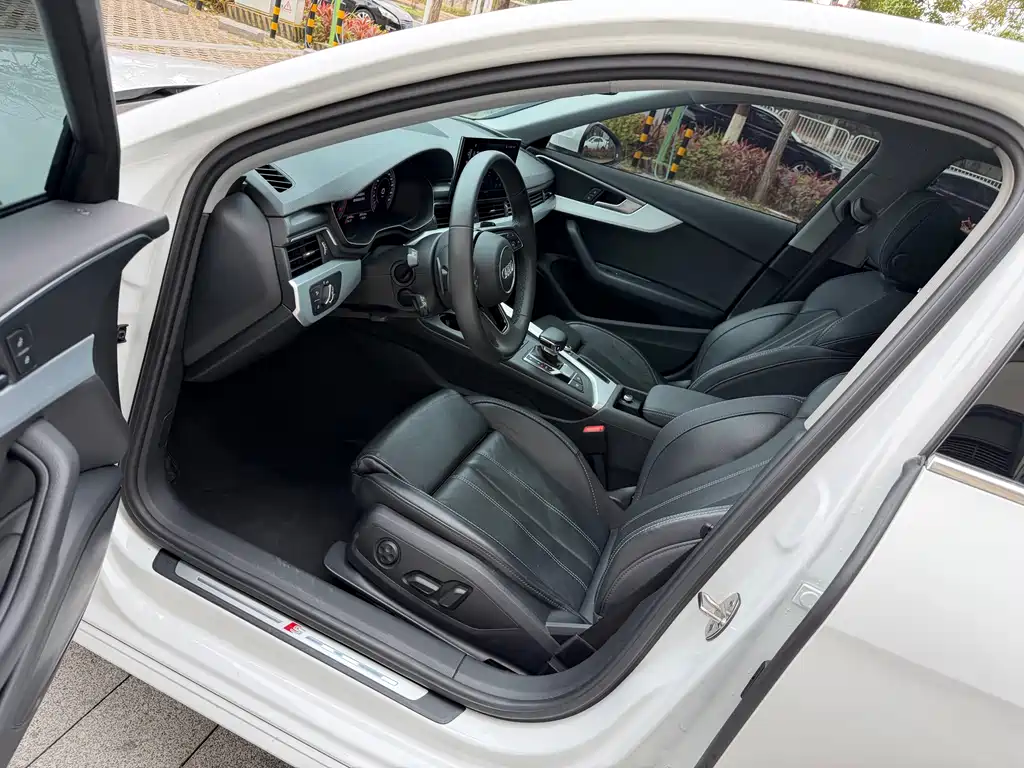 Audi A4L 2022 40 TFSI Fashionable and Dynamic купить на сайте DeffCars