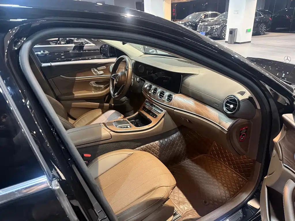 Mercedes-Benz E-Class 2023 E 300 L Luxury Model купить на сайте DeffCars