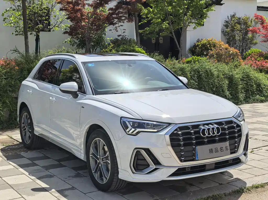 Audi Q3 2020 40 TFSI Fashionable and Dynamic купить на сайте DeffCars