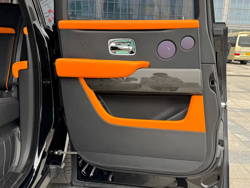 Cullinan 2020 Black Badge купить на сайте DeffCars