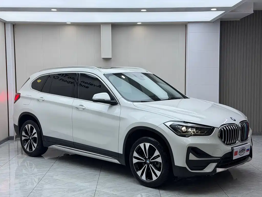 BMW X1 2022 sDrive20Li Exclusive Model купить на сайте DeffCars