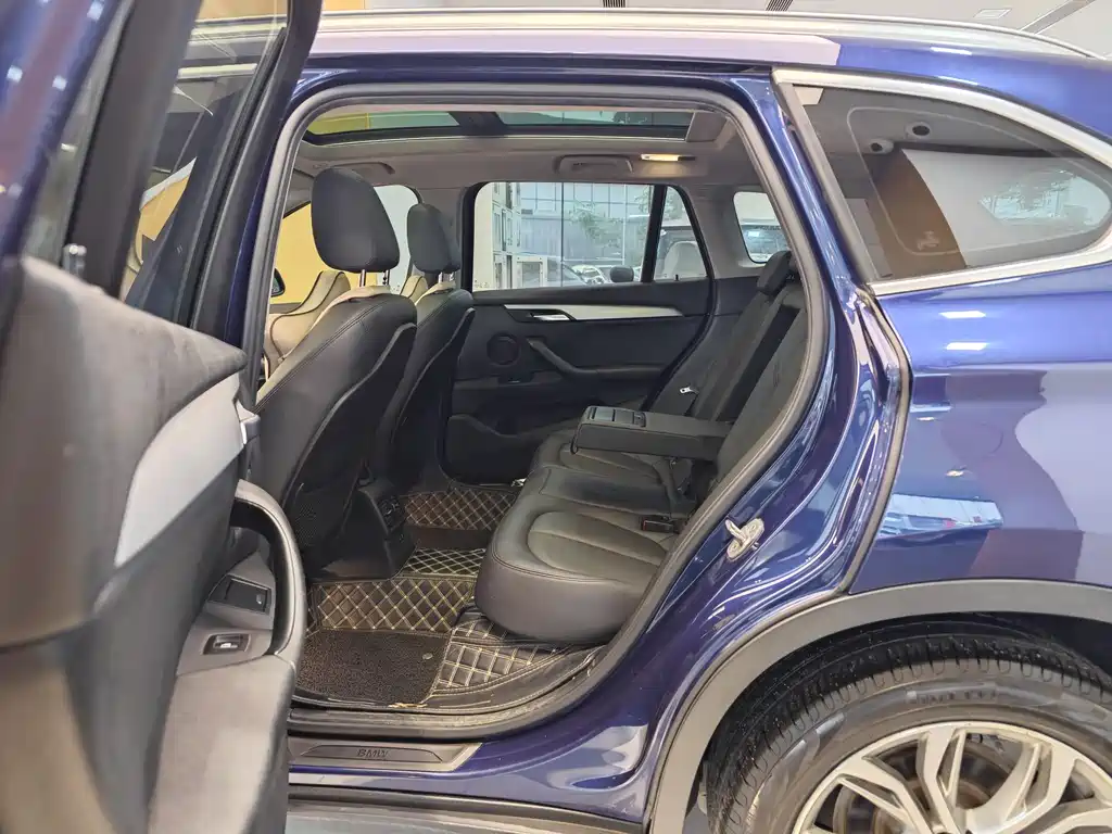 BMW X1 2019 sDrive20Li Leading Model купить на сайте DeffCars