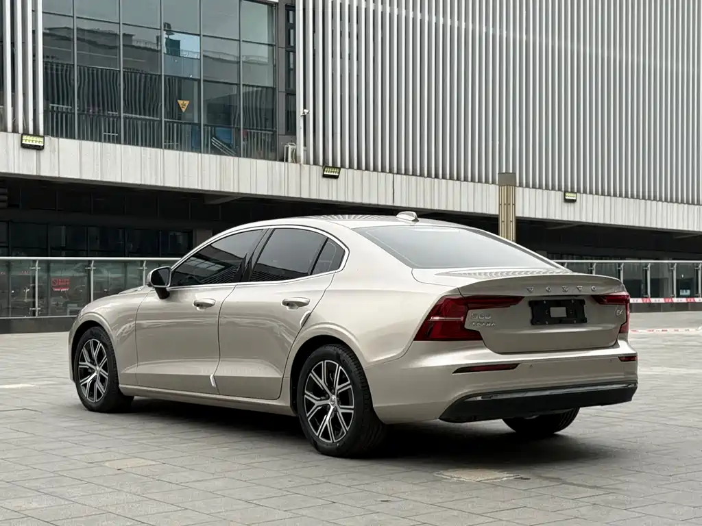 Volvo S60 2024 B4 Zhiyi Luxury Edition купить на сайте DeffCars