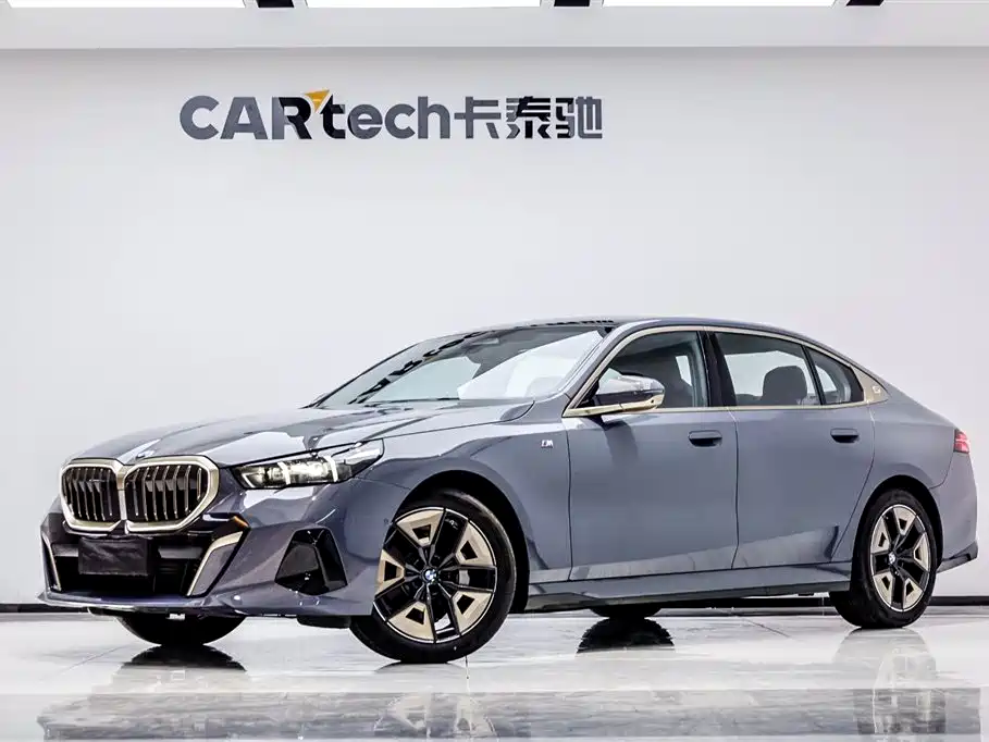 BMW 5 Series 2024 530Li Leading M Sports Package купить на сайте DeffCars