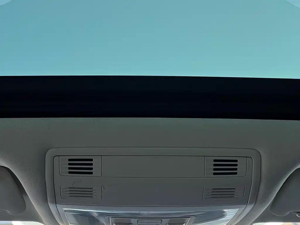 Huiang 2018 380TSI two-wheel drive business version купить на сайте DeffCars