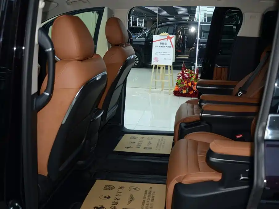 Hongqi HQ9 PHEV 2024 2.0T four-wheel drive business version купить на сайте DeffCars