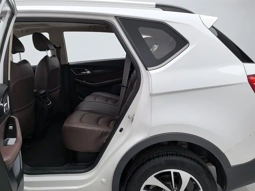 Baojun 560 2017 1.5T DCT exclusive model купить на сайте DeffCars