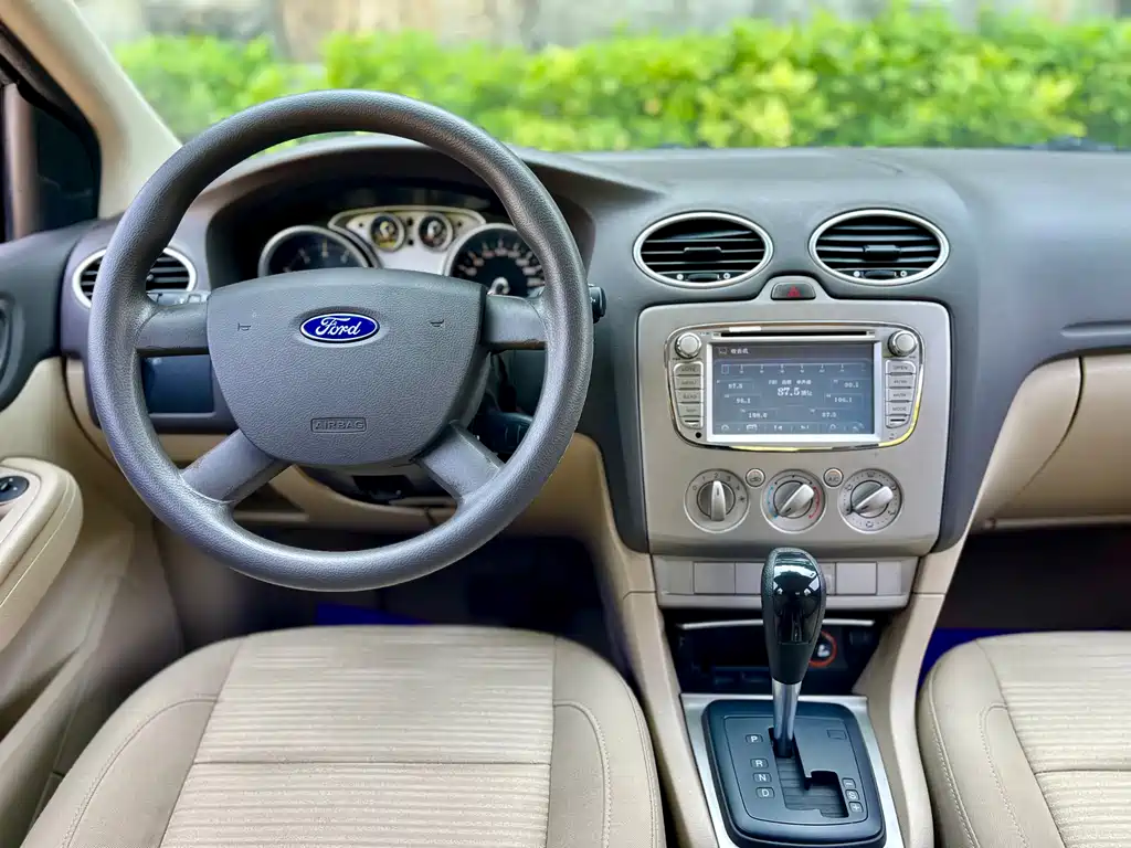 Focus 2013 sedan classic 1.8L automatic basic model купить на сайте DeffCars
