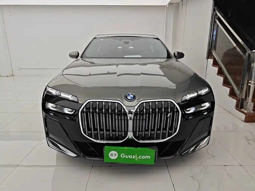 BMW i7 2023款 eDrive50L 尊享M运动套装 купить на сайте DeffCars