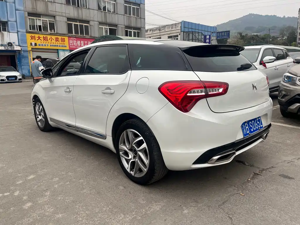 DS 5 2014 1.6T elegant version THP160 купить на сайте DeffCars