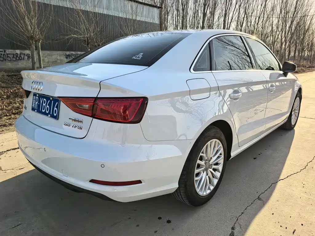 Audi A3 2016 Limousine 35 TFSI LinkedIn type купить на сайте DeffCars