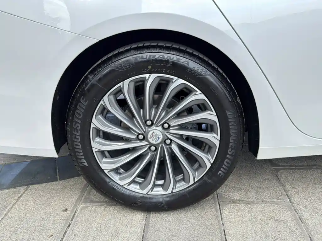 LaCrosse 2024 28T Yuezun Edition купить на сайте DeffCars